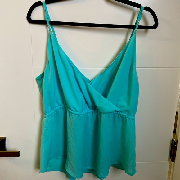 Aritzia - Tank top size L (only worn once) - Picture 2 of 2